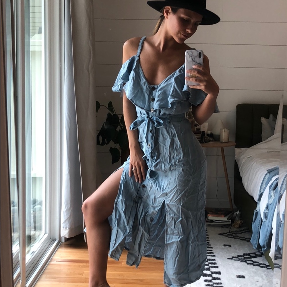 New With Tags BBDakota denim dress w/ slits + belt